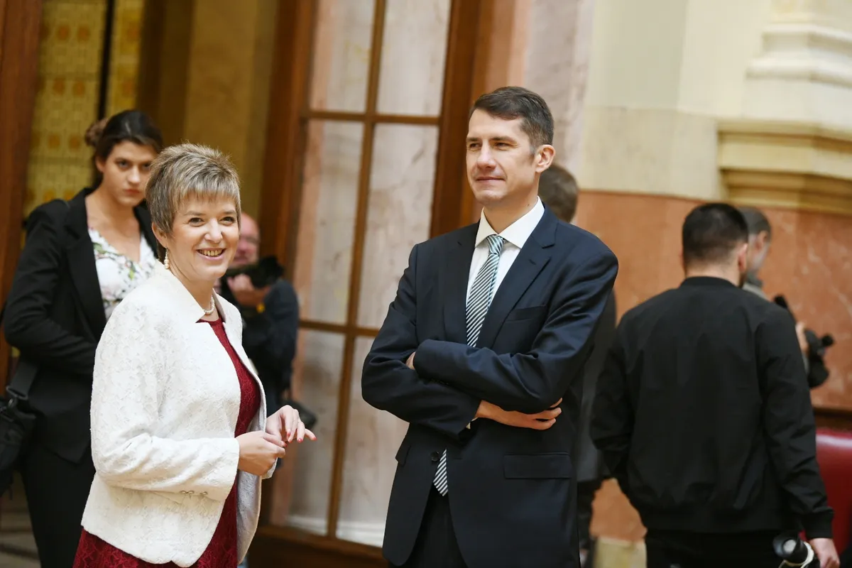 VIDEO Balint Pastor i Elvira Kovač odbili da daju izjavu nakon poraza Viktora Orbana