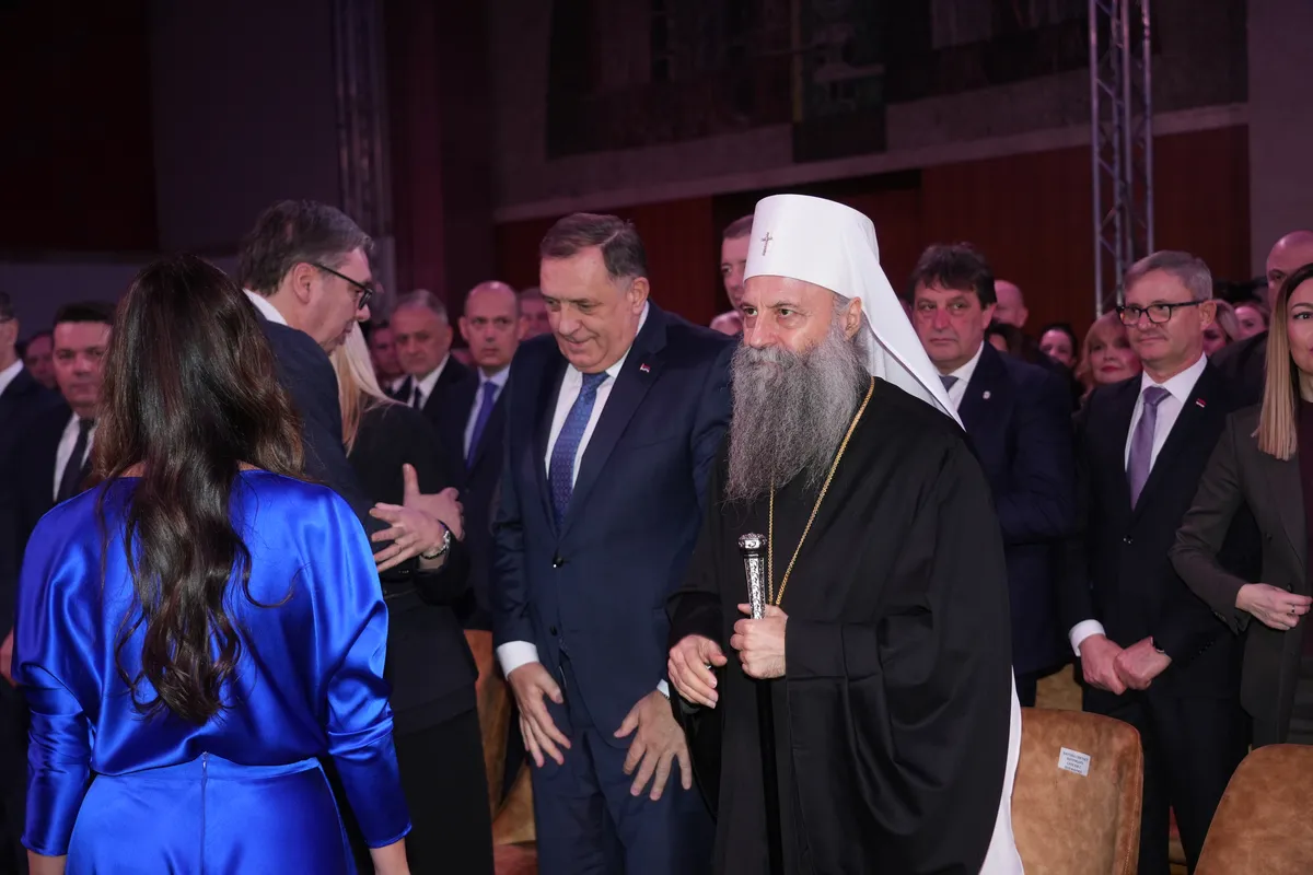 Zvaničnici RS čestitali Vaskrs pravoslavnim vernicima i patrijarhu Porfiriju