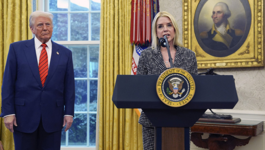 Bondi odlazi, Blanš preuzima funkciju