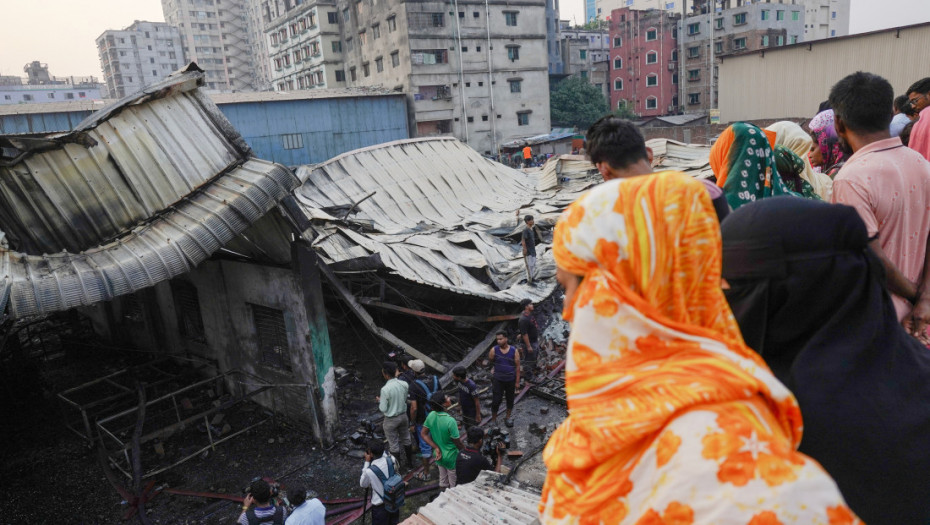 Najmanje pet mrtvih u požaru fabrike kod Dake