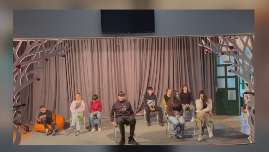 Predstava „Adrenalin“ o opasnostima koje vrebaju sa TikTok-a