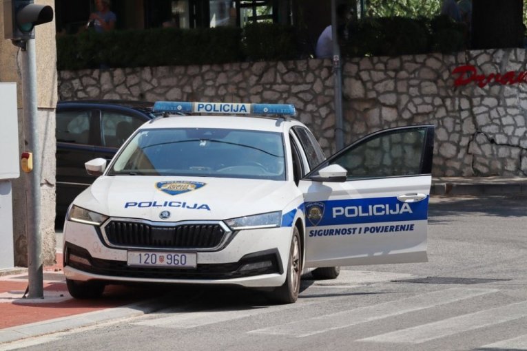 POKUŠAJ UBISTVA DVOJICE SRBA U HRVATSKOJ! Osumnjičeni ih izbo nožem, imaju teške povrede!