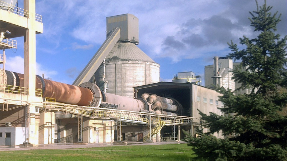 Šta o predlogu da „Titan cementara“ iz Kosjerića kao energent počne da koristi otpad, kažu članovi lokalnog parlamenta, a šta građani? – Ekonomija