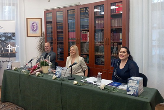 Promovisana zbirka poezije "Na prstima tišine"