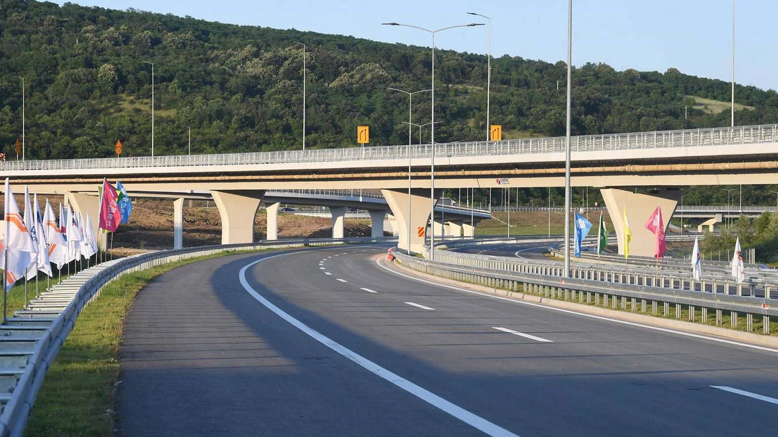 Radovi na putu Sremska Mitrovica-Ruma i na auto-putu petlja Vrčin-petlja Bubanj potok – Ekonomija