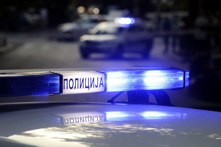 NAKON SVAĐE IZBO MALOLETNIKA NOŽEM! Uhapšen mladić zbog pokušaja ubistva, u stanu mu nađena droga!