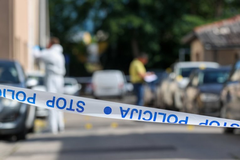 MUŠKARAC UBIJEN NA PARKINGU ISPRED PRODAVNICE! Savo izrešetan sa 22 metka, njegov otac tada jedva izustio: „Ugasila se slavska sveća…“