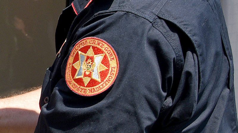 Dve osobe uhapšene u Podgorici zbog sumnje na postavljanje GPS uređaja na policijska vozila – Region