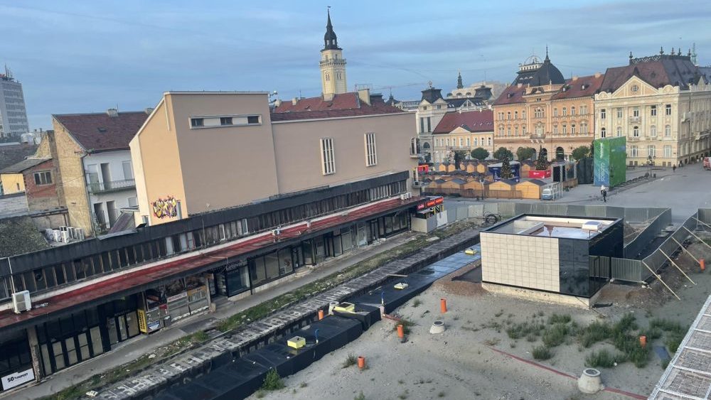 Obustavljen tender za nadzor radova na uređenju Ulice Modene: Centar Novog Sada raskopan četiri godine – Ekonomija