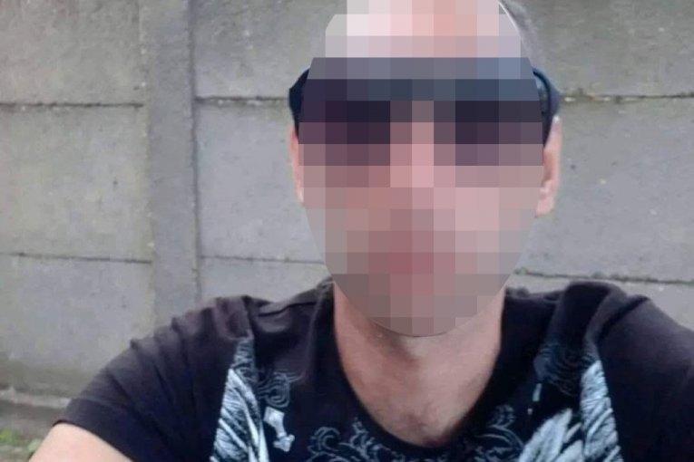 OVO JE UBIJENI MUŠKARAC U PARAĆINU! Nasmrt izboden nožem ispred svoje kuće! (FOTO)