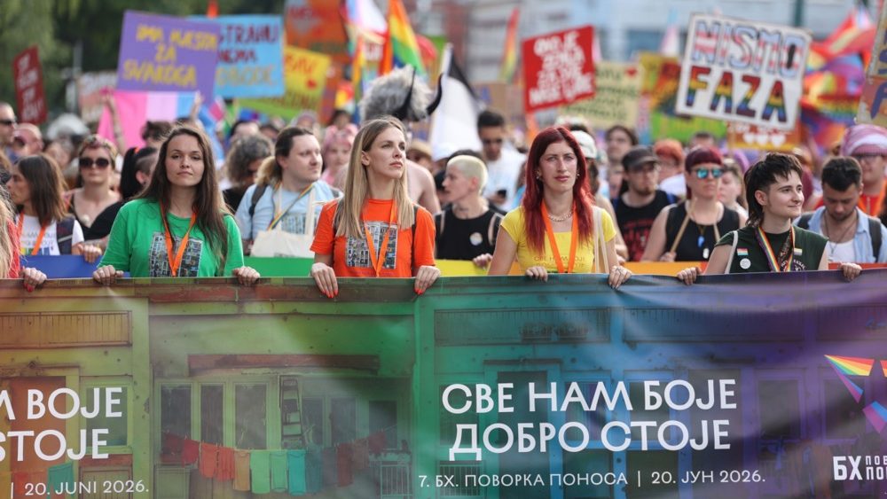 „Sve nam boje dobro stoje“: Kako je danas u Sarajevu protekla sedma Parada ponosa (FOTO) – Region