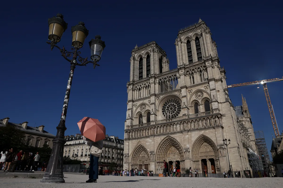 (FOTO) Ispod pariske katedrale Notr Dam arheolozi otkrivaju hiljade godina istorije