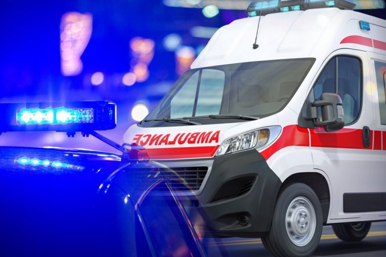 DEČAKU (14) SMRSKALI NOS I VILICU! Brutalno nasilje nasred ulice, policija traga za grupom tinejdžera: "NIJE IM DAO POVODA ZA NAPAD!"
