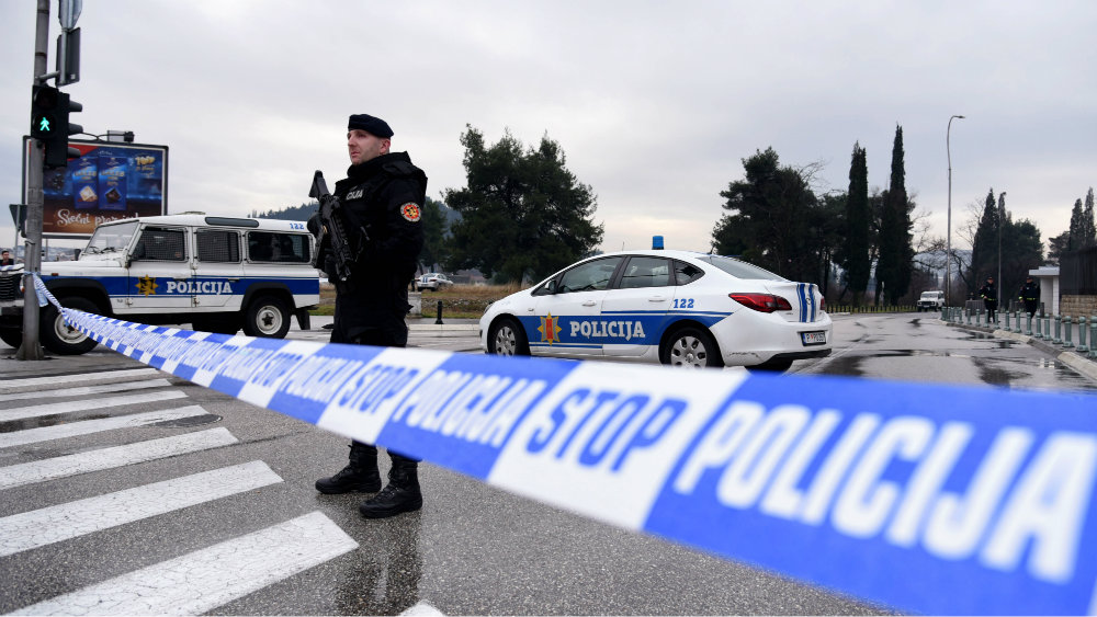 Grupa od 87 državljana Srbije vraćena iz Tivta u Beograd: Policija kod njih pronašla transparent „Srbija pobeđuje“, uređaj za komunikaciju na daljinu i pomorsku radio-stanicu – Region